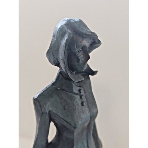 Louis Dionne Hand Made Ceramic Figurine 9 1/4" "Modern Lady in Green" - Picture 4 of 16